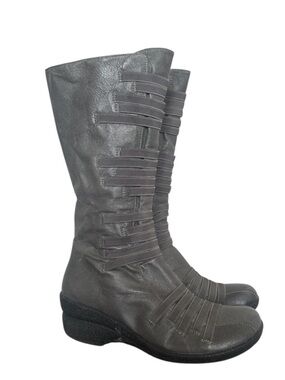 Y2K “Miz Mooz” Grey Leather Biker Style Mid-Calf Boots